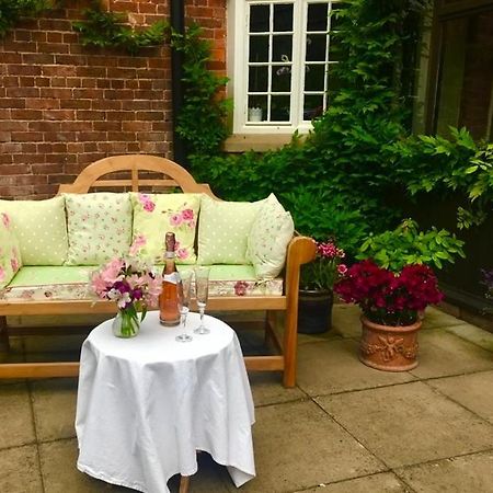 The Old Rectory - Valley View Room In Private Home Stockton-on-Teme Екстер'єр фото